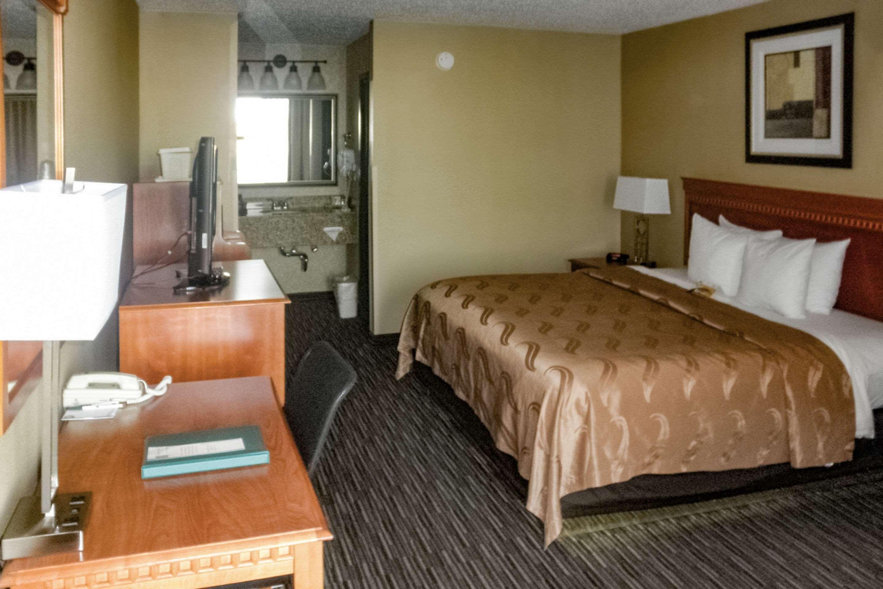 Quality Inn Columbus, Ms Eksteriør bilde