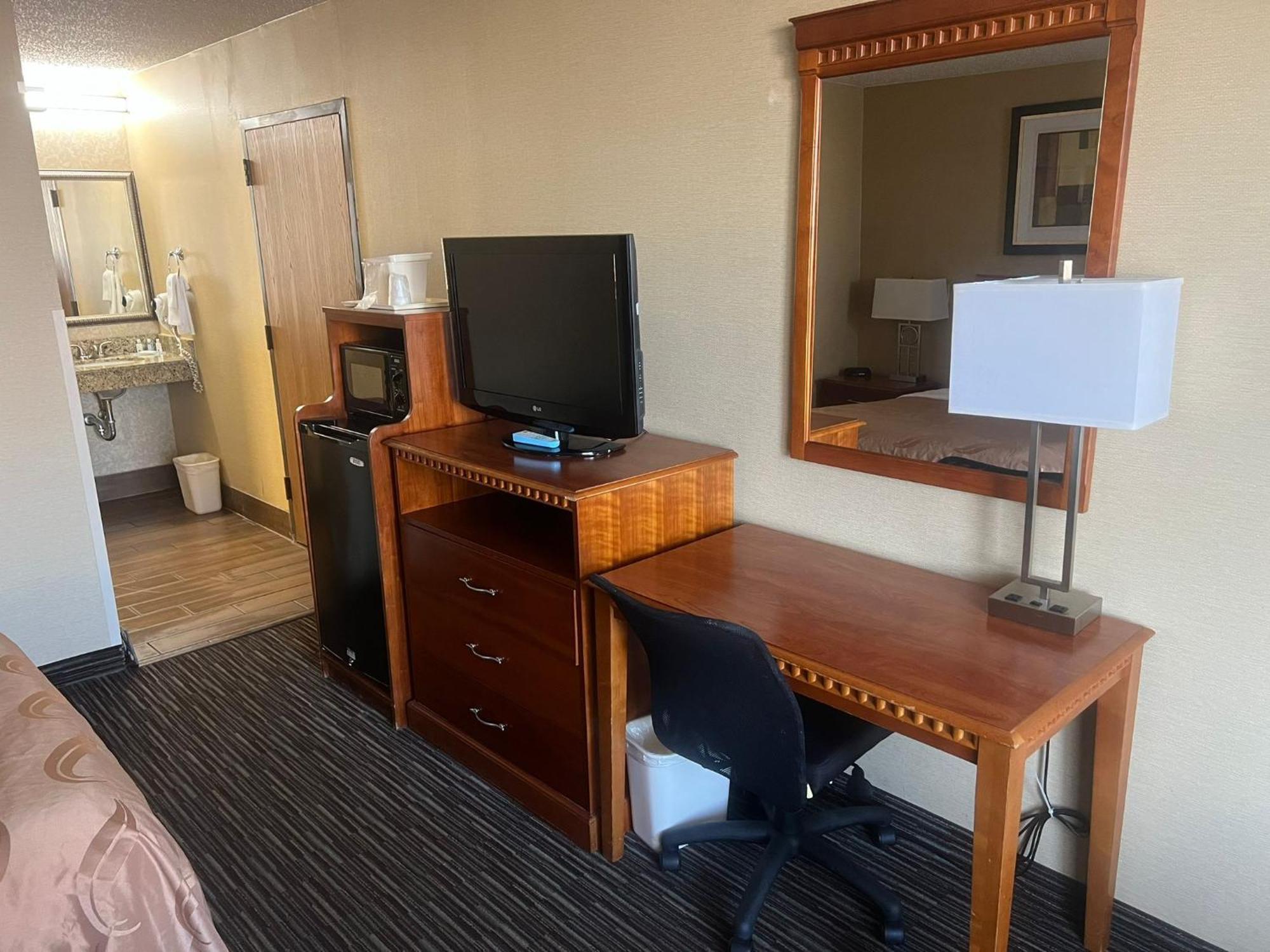 Quality Inn Columbus, Ms Eksteriør bilde